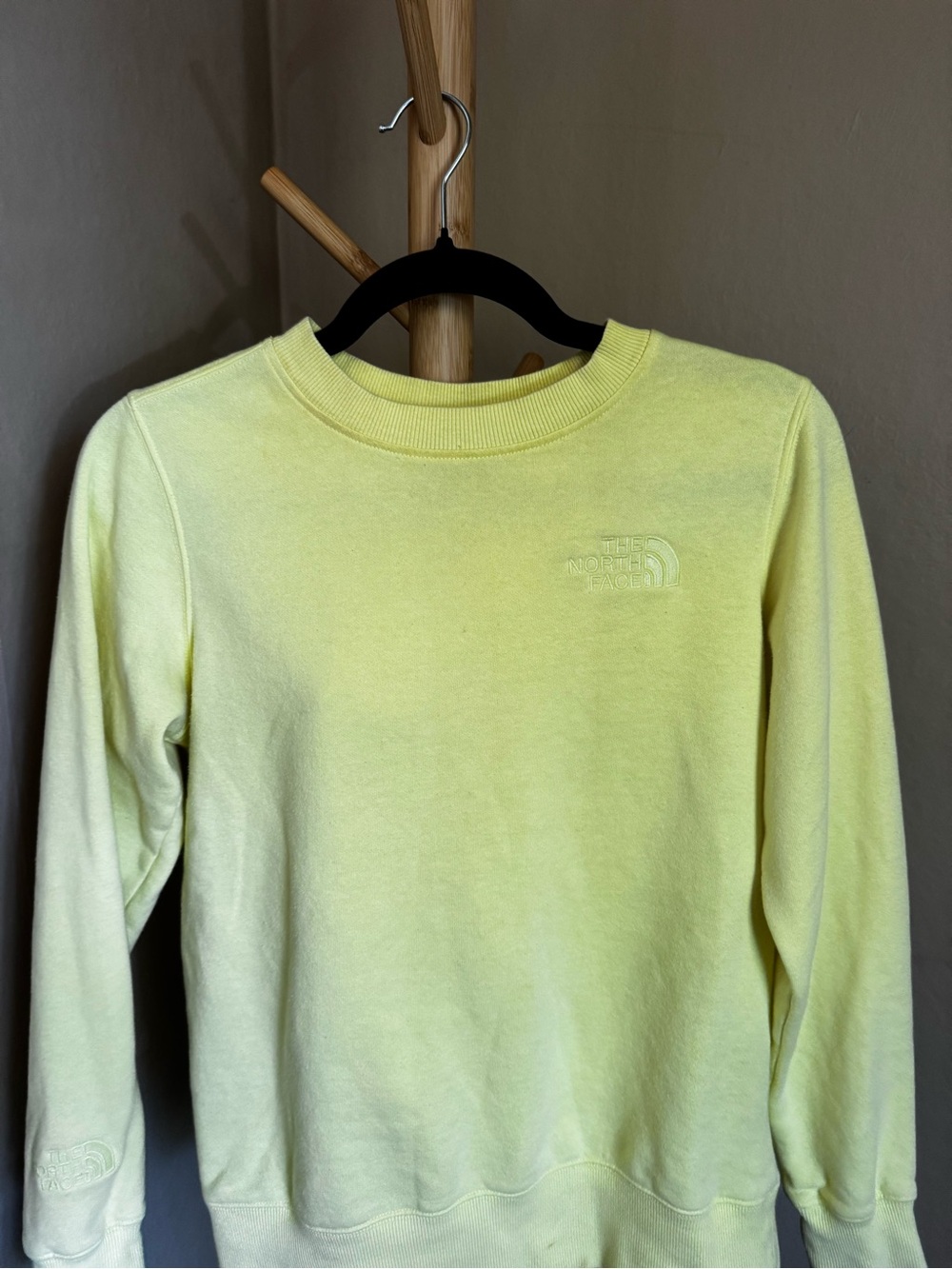 The North Face Women's Crewneck Sweatshirt - Pale Lemon